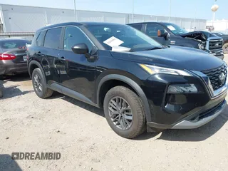 2023 Nissan Rogue S z VIN 5N1BT3AAXPC889130, wystawiony jako IAAI lot #42284891 z przebiegiem 42 933 mil mil oraz . Historia ofert i sprzedaży dostępna na DreamBid. Obrazek 1.