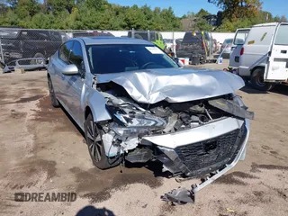 2020 Nissan Altima SV z VIN 1N4BL4DW3LC262481, wystawiony jako IAAI lot #40544923 z przebiegiem 52 212 mil mil oraz . Historia ofert i sprzedaży dostępna na DreamBid. Obrazek 1.