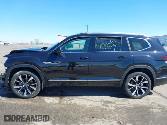 2024 Volkswagen Atlas SEL Premium R-Line z VIN 1V2FR2CA1RC538085, wystawiony jako IAAI lot #41910774 z przebiegiem 15 382 mil mil oraz . Historia ofert i sprzedaży dostępna na DreamBid. Obrazek 14.
