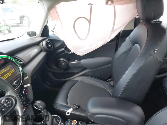 2015 MINI Hardtop 4 Door with VIN WMWXS5C51FT827510, listed as a IAAI auction lot 42365599 with 53,667 mi miles and . Bid and sale history available at DreamBid. Image 5.