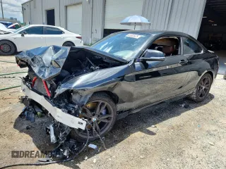 2014 BMW 2 Series M235i z VIN WBA1J7C55EVX33623, wystawiony jako Copart lot #62932625 z przebiegiem 126 339 mil mil oraz Szkoda całkowita • Salvage title. Historia ofert i sprzedaży dostępna na DreamBid. Obrazek 1.