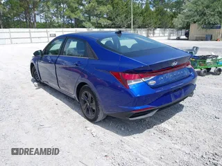 2023 Hyundai Elantra SEL z VIN 5NPLM4AG0PH117112, wystawiony jako IAAI lot #42311209 z przebiegiem 20 223 mil mil oraz . Historia ofert i sprzedaży dostępna na DreamBid. Obrazek 3.