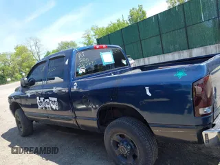 2005 Dodge 2500 SLT z VIN 3D7KS28D65G771187, wystawiony jako IAAI lot #42235215 z przebiegiem Nie podano mil oraz . Historia ofert i sprzedaży dostępna na DreamBid. Obrazek 14.