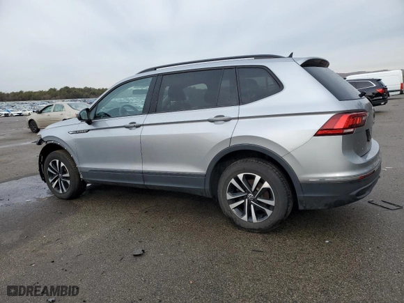 2022 Volkswagen Tiguan S with VIN 3VV0B7AX0NM057030, listed as a Copart auction lot 43189195 with 34,015 mi miles and Salvage Title. Bid and sale history available at carsss.com. Image 2.