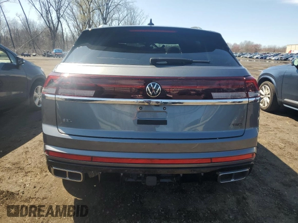 2024 Volkswagen Atlas SEL Premium R-Line with VIN 1V2FE2CA8RC209296, listed as a Copart auction lot 51262385 with 10,914 mi miles and Salvage title. Bid and sale history available at DreamBid. Image 6.