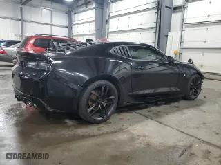 2018 Chevrolet Camaro 2LT with VIN 1G1FC1RS0J0162622, listed as a Copart auction lot 71362134 with 33,180 mi miles and Salvage Title. Bid and sale history available at carsss.com. Image 3.