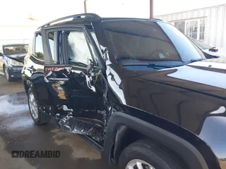 2022 Jeep Renegade Latitude with VIN ZACNJDB10NPN44657, listed as a IAAI auction lot 42223118 with 20,947 mi miles and . Bid and sale history available at DreamBid. Image 6.
