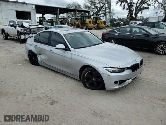 2013 BMW 3 Series 320i xDrive с VIN WBA3C3C52DF982806, выставлен на аукционе Copart как лот 54928605 с пробегом 152 923 миль миль и На запчасти • Non repairable. История ставок и продаж доступна на DreamBid. Изображение 10.
