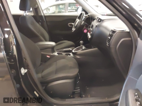 2014 Kia Soul with VIN KNDJN2A28E7110441, listed as a IAAI auction lot 41870022 with 146,981 mi miles. Bid and sale history available at carsss.com. Image 5.
