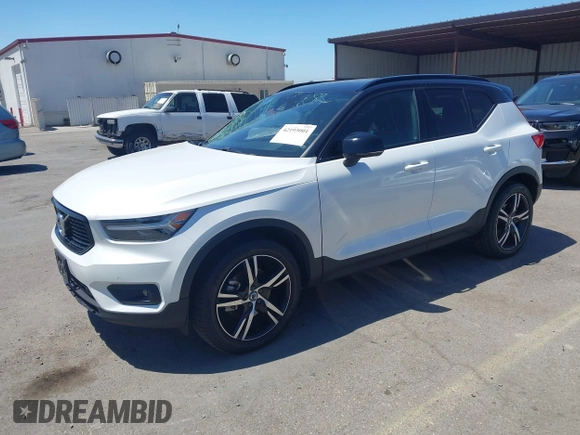 2022 Volvo XC40 R-Design with VIN YV4162UM1N2739706, listed as a IAAI auction lot 42193001 with 15,579 mi miles and . Bid and sale history available at DreamBid. Image 18.