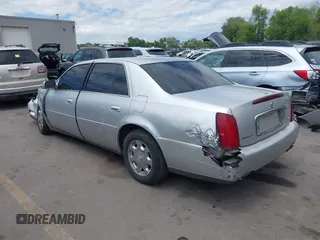 2002 Cadillac DeVille z VIN 1G6KD54Y22U108080, wystawiony jako IAAI lot #42304179 z przebiegiem 278 141 mil mil oraz . Historia ofert i sprzedaży dostępna na DreamBid. Obrazek 3.