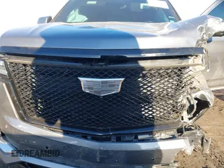2021 Cadillac Escalade Premium Luxury z VIN 1GYS4CKL2MR231788, wystawiony jako IAAI lot #41630686 z przebiegiem 56 672 mil mil oraz . Historia ofert i sprzedaży dostępna na DreamBid. Obrazek 10.