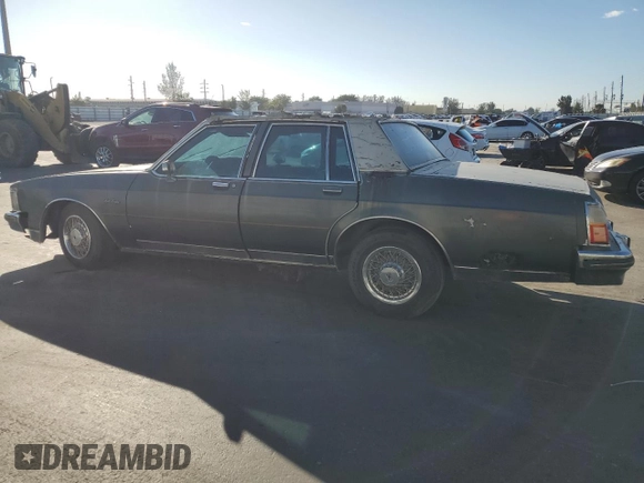 1984 Oldsmobile 88 z VIN 1G3AN69Y0EM827157, wystawiony jako Copart lot #82609024 z przebiegiem 525 834 mil mil oraz Czysty tytuł • Clean title. Historia ofert i sprzedaży dostępna na DreamBid. Obrazek 2.