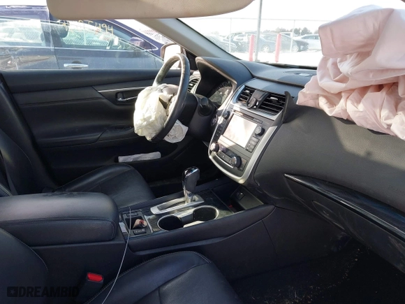 2017 Nissan Altima 2.5 SR with VIN 1N4AL3AP9HC470004, listed as a IAAI auction lot 41564947 with 118,219 mi miles. Bid and sale history available at carsss.com. Image 5.
