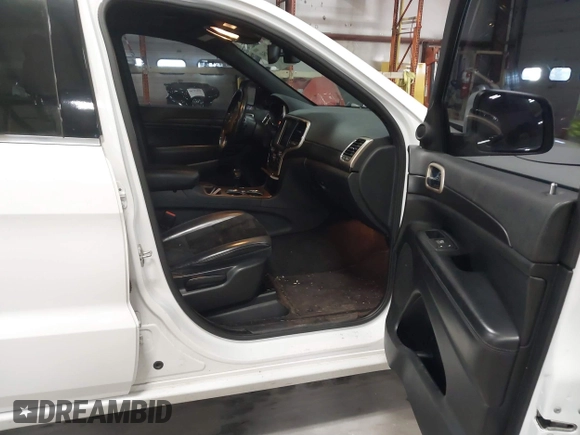 2015 Jeep Grand Cherokee Laredo with VIN 1C4RJFAG4FC747532, listed as a IAAI auction lot 41764541 with 196,385 mi miles. Bid and sale history available at carsss.com. Image 5.