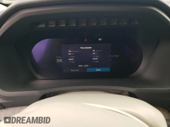 2025 Volvo XC90 with VIN YV4H60PE2S1314925, listed as a Copart auction lot 51448875 with 2,537 mi miles and Salvage Title. Bid and sale history available at DreamBid. Image 9.