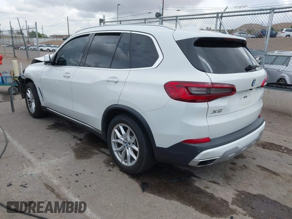 2019 BMW X5 xDrive40i z VIN 5UXCR6C54KLL63804, wystawiony jako IAAI lot #42189314 z przebiegiem Nie podano mil oraz . Historia ofert i sprzedaży dostępna na DreamBid. Obrazek 3.