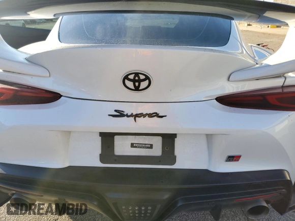 2021 Toyota Supra 3.0 z VIN WZ1DB0C08MW045912, wystawiony jako Copart lot #49248065 z przebiegiem Nie podano mil oraz Nie do naprawy • Non repairable. Historia ofert i sprzedaży dostępna na DreamBid. Obrazek 11.