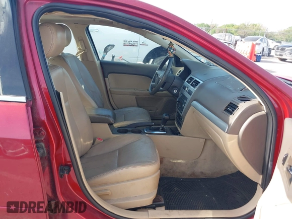 2008 Mercury Milan Premier with VIN 3MEHM08118R654455, listed as a IAAI auction lot 42120292 with 160,350 mi miles. Bid and sale history available at carsss.com. Image 5.