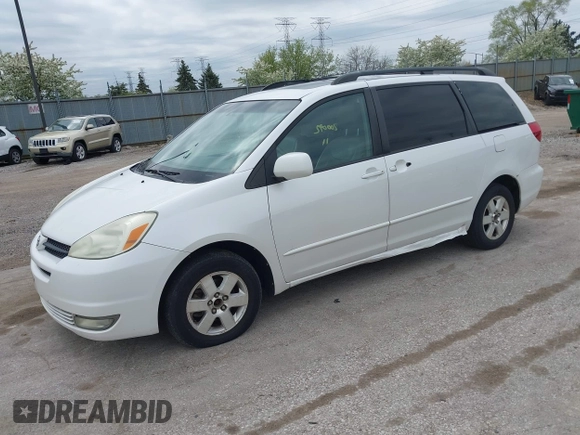 2004 Toyota Sienna XLE with VIN 5TDZA22C04S095332, listed as a IAAI auction lot 42146995 with 200,072 mi miles. Bid and sale history available at carsss.com. Image 2.