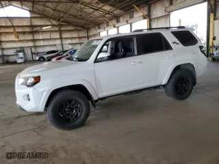 2019 Toyota 4Runner SR5 with VIN JTEBU5JR9K5670378, listed as a Copart auction lot 43550035 with 93,744 mi miles and Salvage Title. Bid and sale history available at carsss.com. Image 1.
