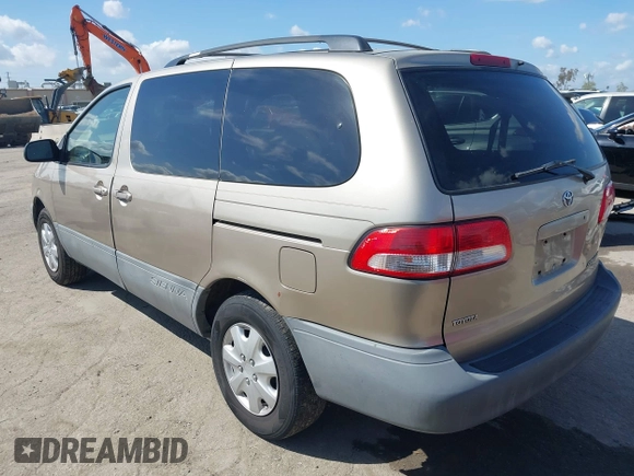 2003 Toyota Sienna CE with VIN 4T3ZF19C53U539951, listed as a IAAI auction lot 41906505 with 233,426 mi miles. Bid and sale history available at carsss.com. Image 3.