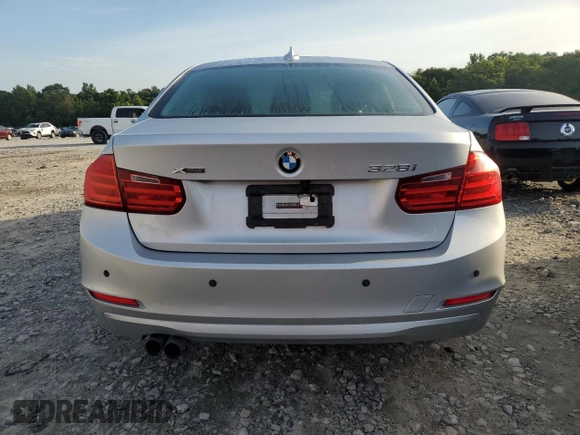 2013 BMW 3 Series 328i xDrive z VIN WBA3B3G5XDNR79509, wystawiony jako Copart lot #60312815 z przebiegiem 117 331 mil mil oraz Szkoda całkowita • Salvage title. Historia ofert i sprzedaży dostępna na DreamBid. Obrazek 6.
