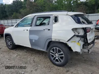 2019 Jeep Compass Altitude with VIN 3C4NJCBB0KT692494, listed as a Copart auction lot 60972975 with 75,517 mi miles and Salvage title. Bid and sale history available at DreamBid. Image 2.
