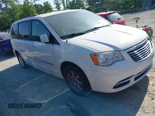 2013 Chrysler Town & Country Touring z VIN 2C4RC1BG5DR503355, wystawiony jako IAAI lot #42344969 z przebiegiem 157 420 mil mil oraz . Historia ofert i sprzedaży dostępna na DreamBid. Obrazek 1.