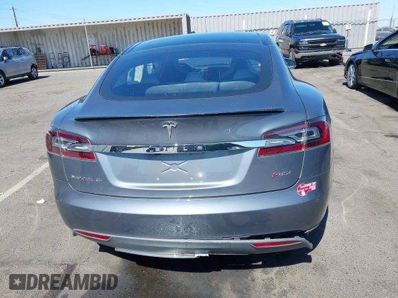 2014 Tesla Model S 60 with VIN 5YJSA1H19EFP36971, listed as a IAAI auction lot 42525811 with Not provided miles and . Bid and sale history available at DreamBid. Image 17.