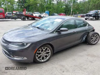 2015 Chrysler 200 C z VIN 1C3CCCEG4FN512713, wystawiony jako IAAI lot #42285227 z przebiegiem 109 379 mil mil oraz . Historia ofert i sprzedaży dostępna na DreamBid. Obrazek 2.