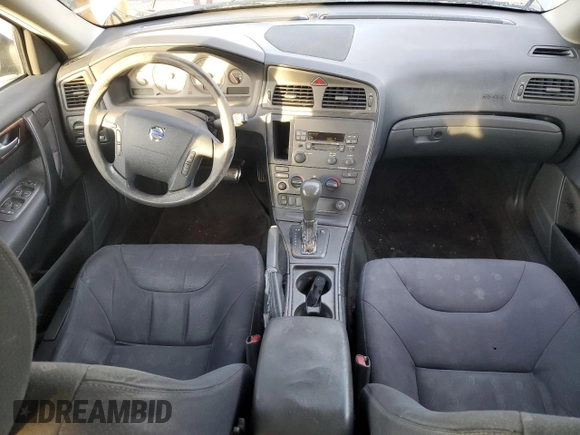 2002 Volvo V70 with VIN YV1SW61R422229256, listed as a Copart auction lot 76397624 with 118,235 mi miles and Salvage Title. Bid and sale history available at carsss.com. Image 8.
