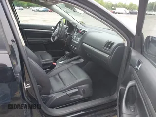 2010 Volkswagen Jetta Limited Edition with VIN 3VWRZ7AJ0AM105047, listed as a IAAI auction lot 42462140 with 199,668 mi miles and . Bid and sale history available at DreamBid. Image 5.