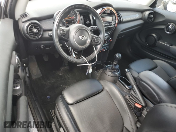 2015 MINI Hardtop with VIN WMWXM5C55F3A04740, listed as a Copart auction lot 61616655 with 95,108 mi miles and Salvage title. Bid and sale history available at DreamBid. Image 8.