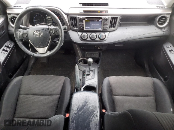 2017 Toyota RAV4 LE z VIN JTMZFREV5HJ130828, wystawiony jako Copart lot #58400825 z przebiegiem 99 116 mil mil oraz Szkoda całkowita • Salvage title. Historia ofert i sprzedaży dostępna na DreamBid. Obrazek 8.