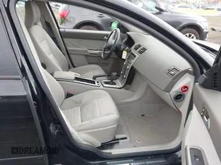 2009 Volvo S40 2.4L z VIN YV1MS390692463515, wystawiony jako IAAI lot #41977823 z przebiegiem 75 899 mil mil oraz . Historia ofert i sprzedaży dostępna na DreamBid. Obrazek 5.