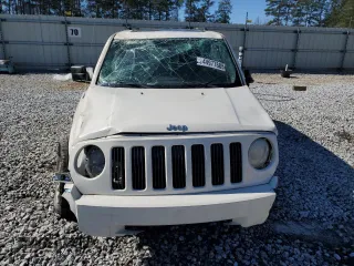 2007 Jeep Patriot Sport with VIN 1J8FT28W07D398750, listed as a Copart auction lot 44977885 with 212,185 mi miles and Non Repairable. Bid and sale history available at DreamBid. Image 5.