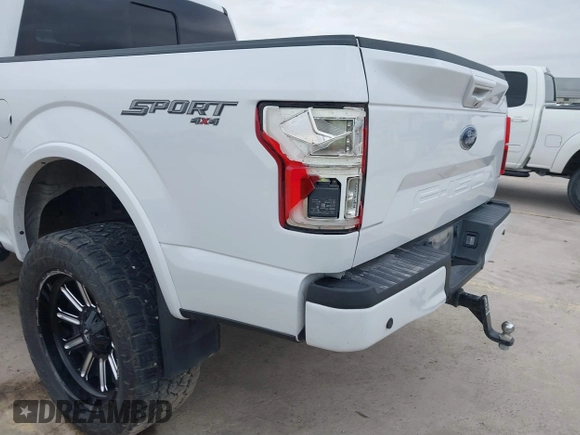 2018 Ford F-150 XL z VIN 1FTEW1E57JFD89572, wystawiony jako IAAI lot #41581500 z przebiegiem 68 484 mil mil oraz . Historia ofert i sprzedaży dostępna na DreamBid. Obrazek 13.