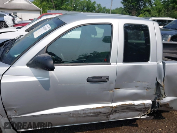 2009 Dodge Dakota ST with VIN 1D7HE22K89S739039, listed as a IAAI auction lot 42414097 with 232,619 mi miles and . Bid and sale history available at DreamBid. Image 13.