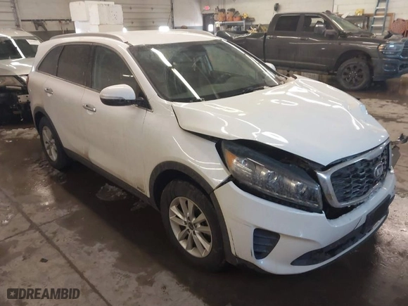 2019 Kia Sorento LX with VIN 5XYPGDA31KG574100, listed as a IAAI auction lot 41628213 with 111,305 mi miles. Bid and sale history available at carsss.com. Image 1.