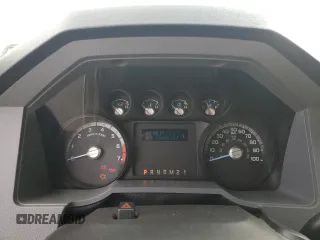 2012 Ford F-250 XL z VIN 1FTBF2B63CEA19489, wystawiony jako Copart lot #50071255 z przebiegiem 124 268 mil mil oraz Szkoda całkowita • Salvage title. Historia ofert i sprzedaży dostępna na DreamBid. Obrazek 9.