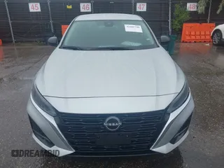 2025 Nissan Altima SV z VIN 1N4BL4DV0SN366601, wystawiony jako IAAI lot #42405749 z przebiegiem 4 790 mil mil oraz . Historia ofert i sprzedaży dostępna na DreamBid. Obrazek 12.