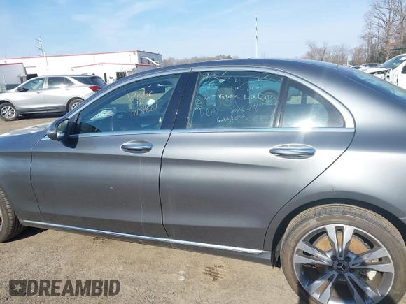 2021 Mercedes-Benz C 300 z VIN W1KWF8EB8MR630955, wystawiony jako IAAI lot #41764582 z przebiegiem 52 702 mil mil oraz . Historia ofert i sprzedaży dostępna na DreamBid. Obrazek 14.