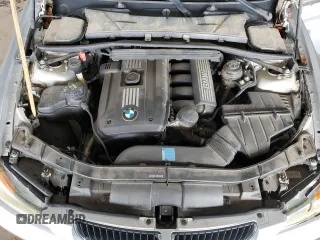 2008 BMW 3 Series 328i z VIN WBAVA33568K053102, wystawiony jako Copart lot #59303305 z przebiegiem 135 179 mil mil oraz Szkoda całkowita • Salvage title. Historia ofert i sprzedaży dostępna na DreamBid. Obrazek 11.