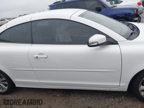 2013 Volvo C70 T5 with VIN YV1672MC9DJ139186, listed as a IAAI auction lot 41541171 with 99,753 mi miles. Bid and sale history available at carsss.com. Image 13.