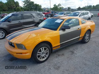 2007 Ford Mustang Deluxe with VIN 1ZVHT80NX75212760, listed as a IAAI auction lot 42716918 with 264,431 mi miles and . Bid and sale history available at DreamBid. Image 2.