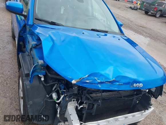 2018 Jeep Compass Latitude z VIN 3C4NJDBBXJT104122, wystawiony jako IAAI lot #41946947 z przebiegiem 124 433 mil mil oraz . Historia ofert i sprzedaży dostępna na DreamBid. Obrazek 18.