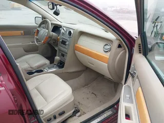 2007 Lincoln MKZ z VIN 3LNHM28T57R661630, wystawiony jako IAAI lot #42521194 z przebiegiem 123 435 mil mil oraz . Historia ofert i sprzedaży dostępna na DreamBid. Obrazek 5.