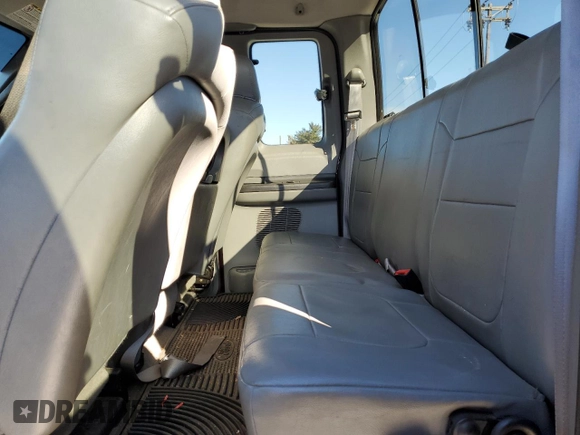2006 Ford F-350 XL with VIN 1FTWX31P36ED02798, listed as a Copart auction lot 45645055 with 116,673 mi miles and Salvage title. Bid and sale history available at DreamBid. Image 10.