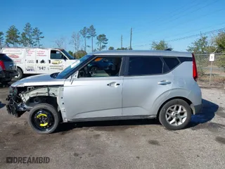 2021 Kia Soul LX with VIN KNDJ23AU5M7766336, listed as a IAAI auction lot 41493303 with 81,964 mi miles. Bid and sale history available at carsss.com. Image 15.